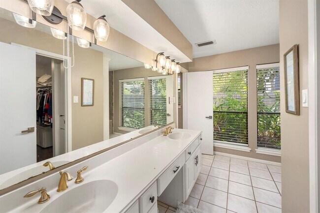 Building Photo - 1903 Fawn Way Ct