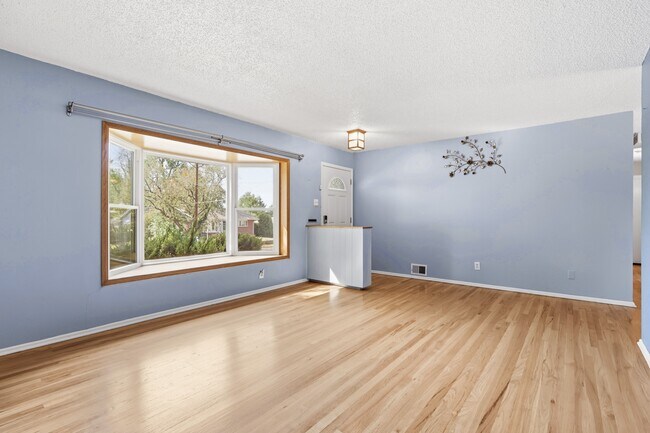 Building Photo - 3705 W Eastman Ave
