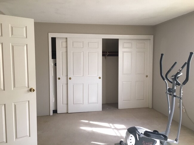 Building Photo - One bedroom with garage