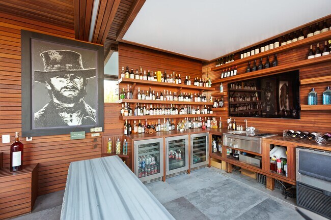 Building Photo - 8356 Sunset View Dr