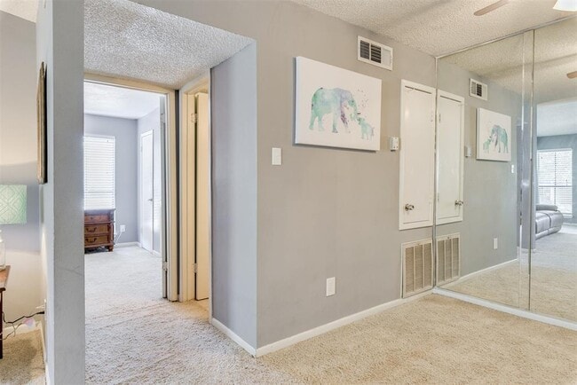 Building Photo - 17331 Red Oak Dr