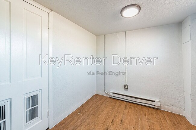 Building Photo - 929 5th St