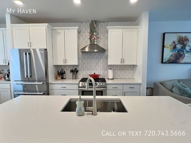 Building Photo - Beautiful and Spacious New Townhome in Nor...