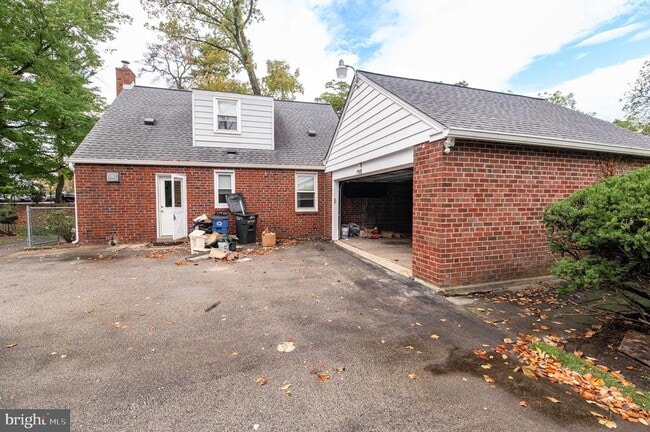 Building Photo - 1569 County Line Rd