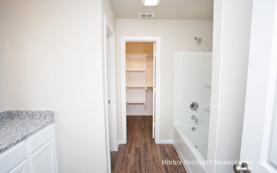 Building Photo - 2105 Kokomo Ave