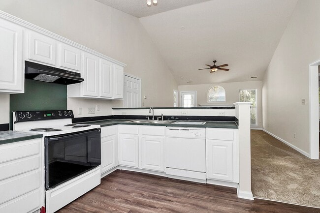 Building Photo - Updated Three Bedroom Home in Northwoods N...