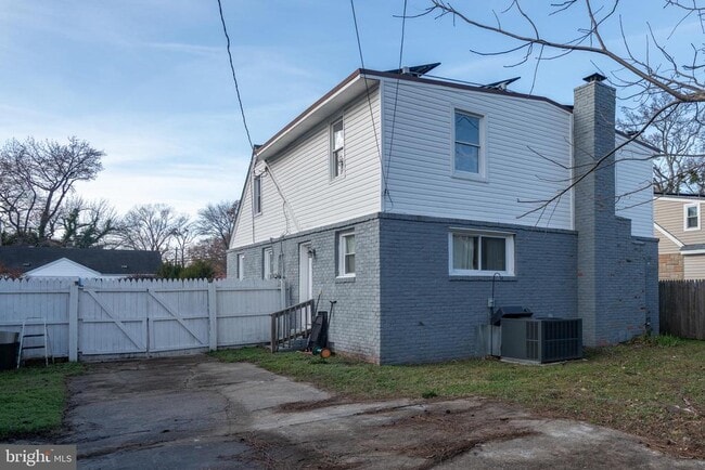 Building Photo - 432 Glendale Rd