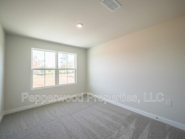 Building Photo - 4555 Duparc Way