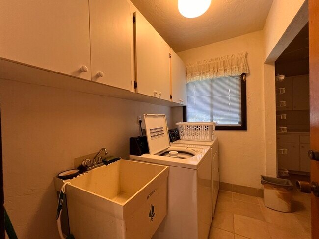 Building Photo - Grenelefe/Country Homes Community