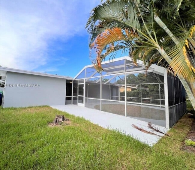 Building Photo - 6720 Azalea Dr