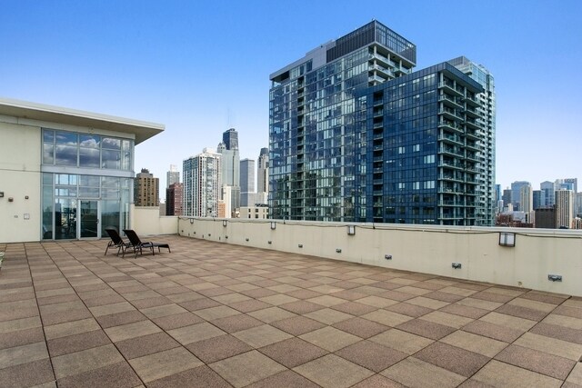 Building Photo - 230 W Division St