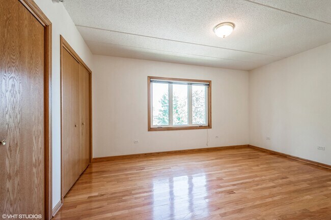 Building Photo - 5005 Warren St