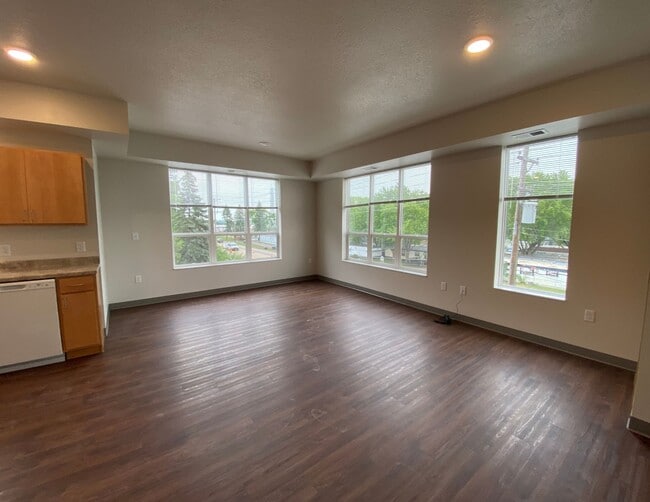 Building Photo - Owasso Gardens (Age 55+)