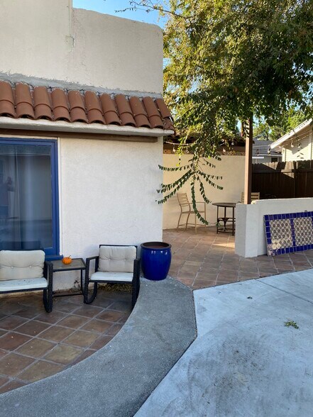 Building Photo - 1357 E Orange Grove Blvd