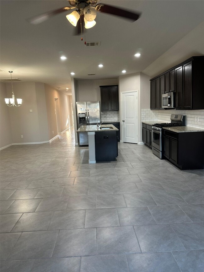 Building Photo - 2128 Del Mar Dr