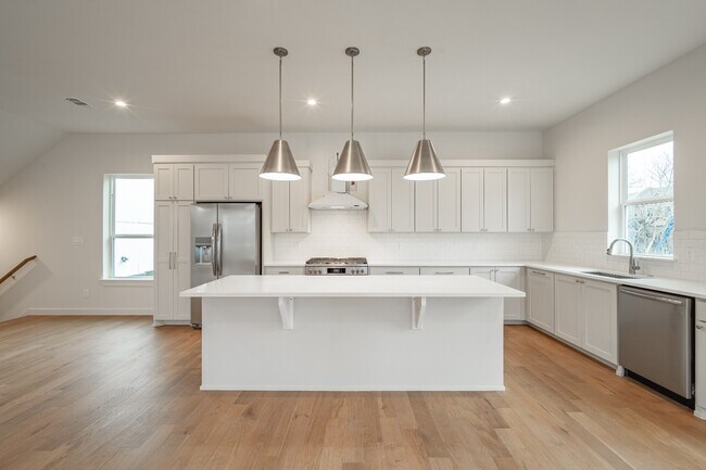 Building Photo - Perfect New Standalone 4 bed 4 bath Close to Greenville Ave & Henderson