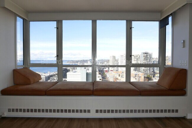 Building Photo - 2125 1st Ave