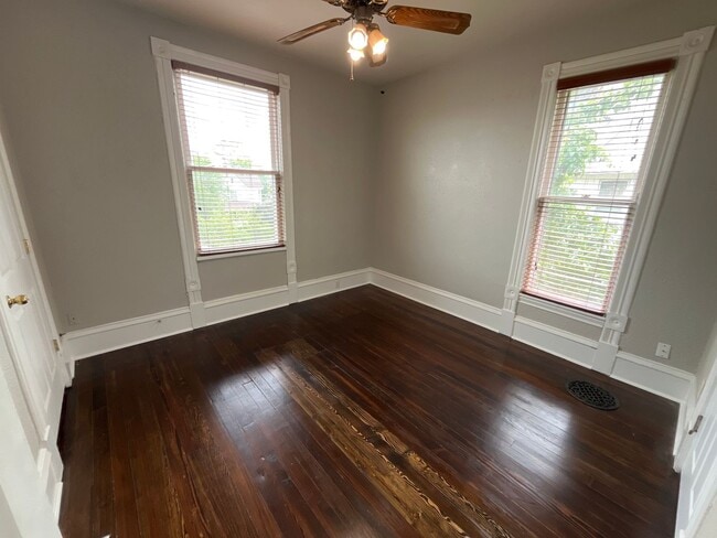 Building Photo - Large House Midtown