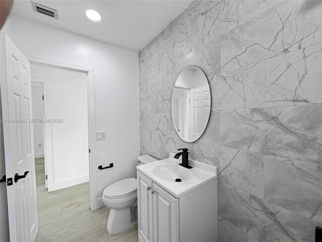 Building Photo - 631 N 68th Terrace