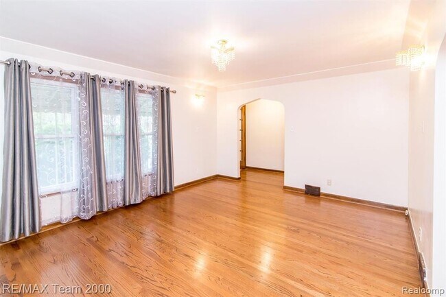 Building Photo - 7527 Hartwell St
