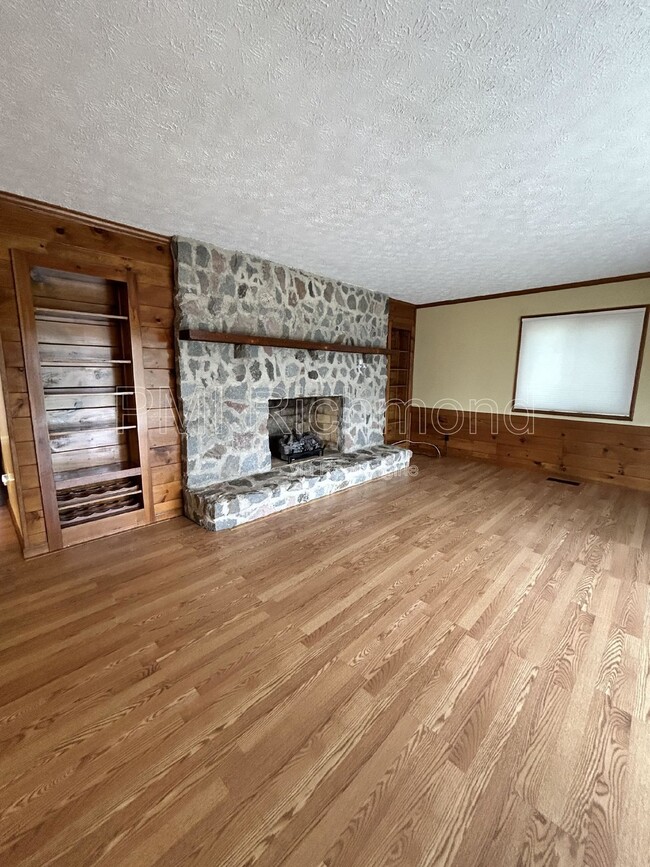 Building Photo - 613 Rebel Ridge Rd