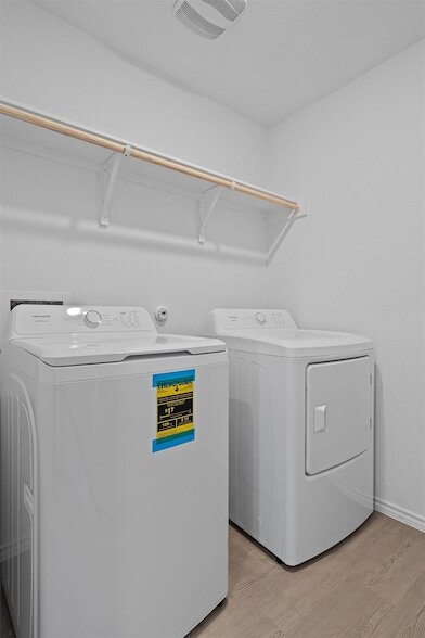 Building Photo - 3305 Everett