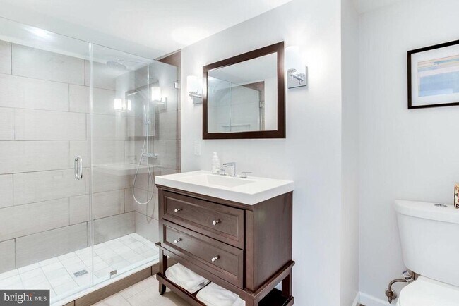 Building Photo - 258 Burgess Ave