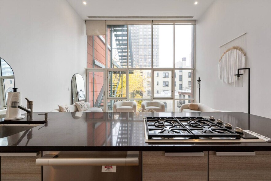 Building Photo - 147 Lexington Ave