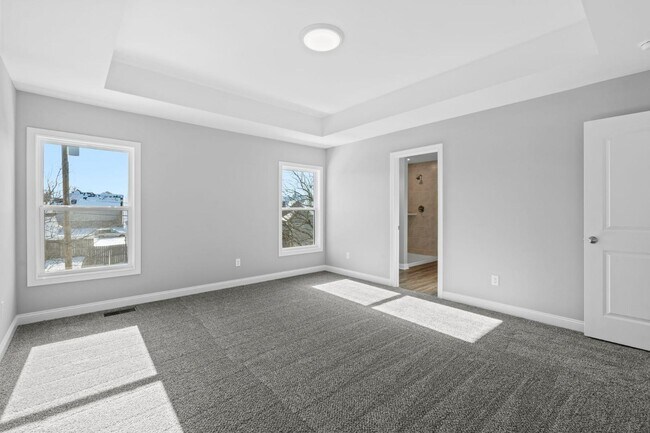 Building Photo - 445 Friendly Ave