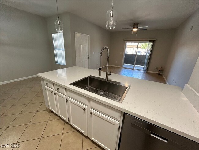 Building Photo - 6650 W Warm Springs Rd