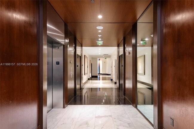 Building Photo - 200 Biscayne Blvd Way
