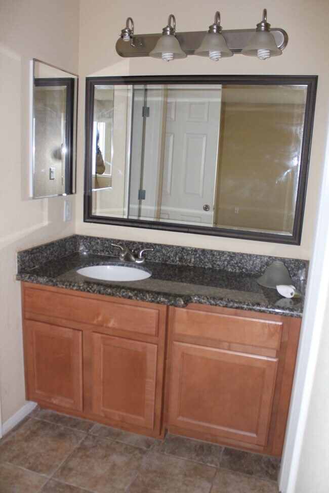 Building Photo - 3715 Tallyho Dr