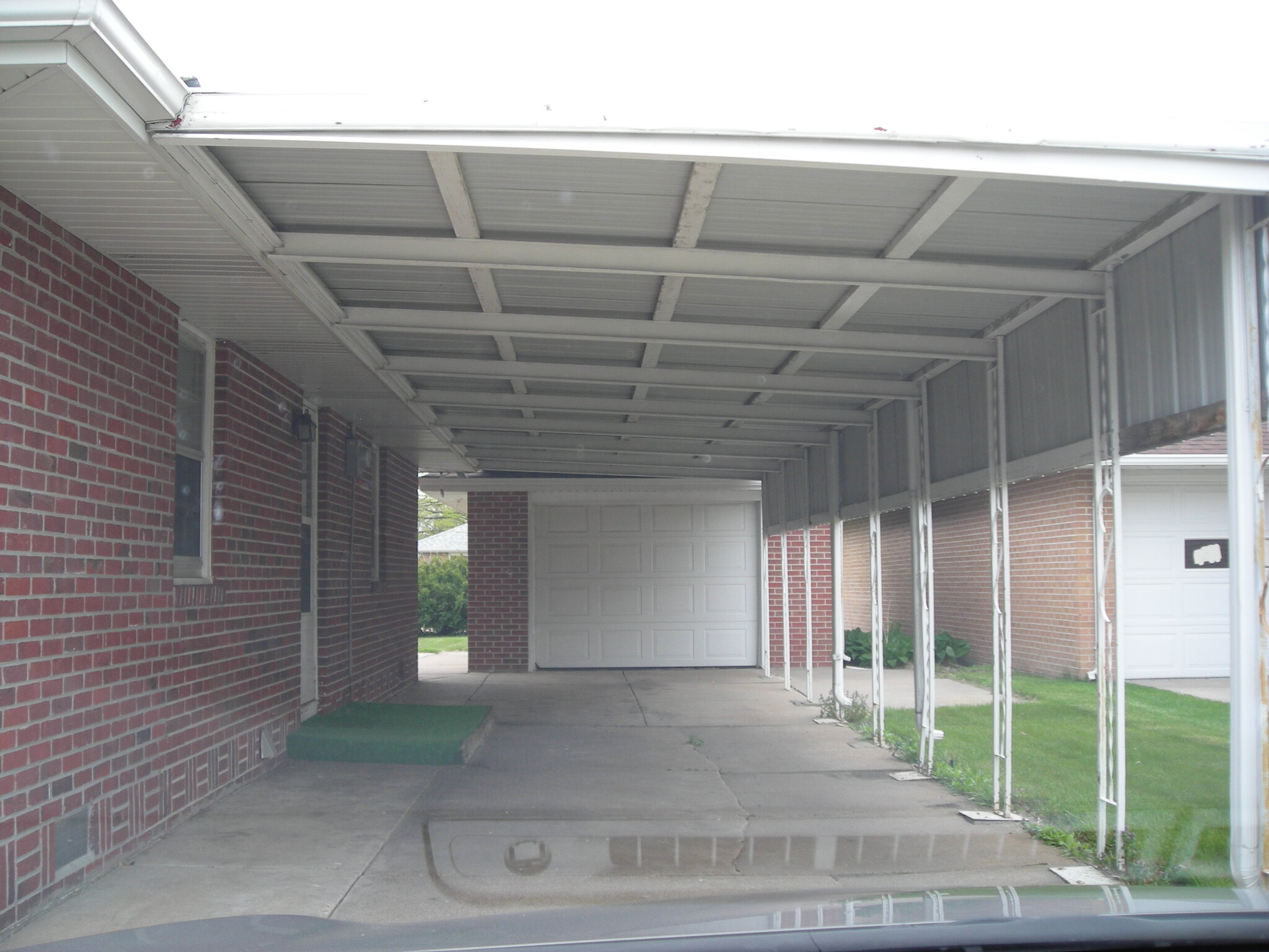 Building Photo - 410 W Philip Ave