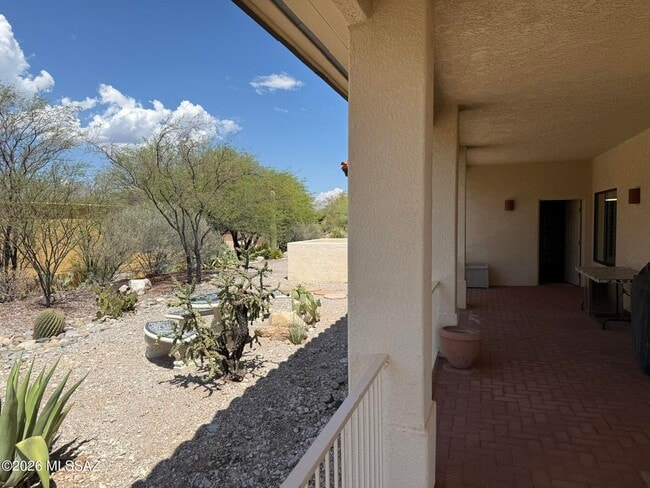Building Photo - 6141 N Paseo Zaldivar