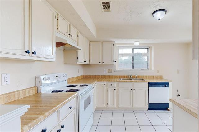 Building Photo - 6637 Belcamp Dr