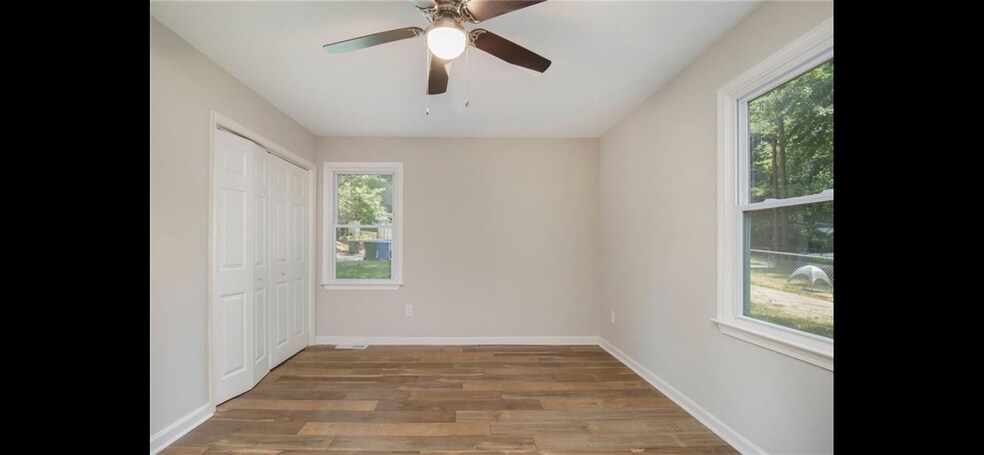 Building Photo - 3704 Asbury Ln SW