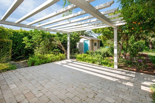 Building Photo - Spacious 3bd/2.5bth Remodeled Mesa Home!