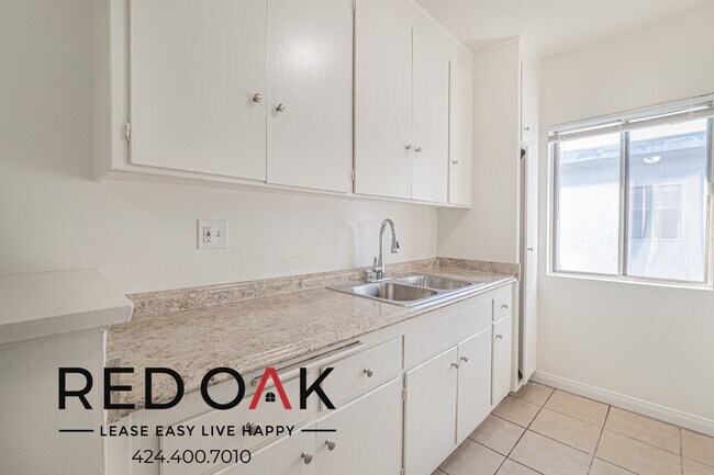Building Photo - 8337 Cedros Ave