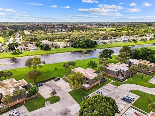 Building Photo - 2410 24th Way