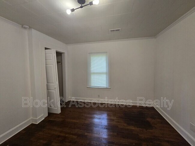 Building Photo - 326 Pickett Pl