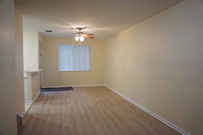Building Photo - 2032 Nassau Dr