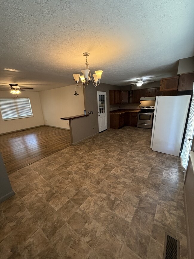 Building Photo - 50 Jolly Rancher Dr
