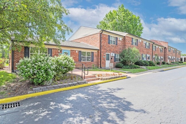 Building Photo - 319 Blair Ct