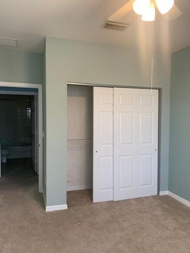 Building Photo - Palm Estates 2 Bedroom 2 Bath Condo w/Attached garage