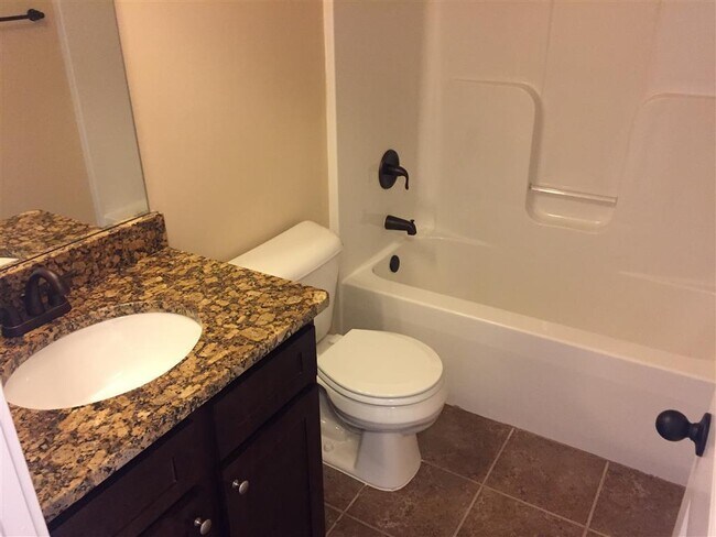 Building Photo - Prime 30265 location, swim/HOA community, ...