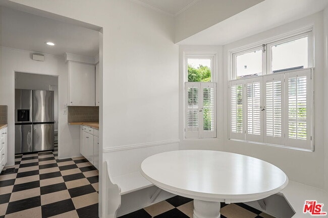 Building Photo - 630 23rd St