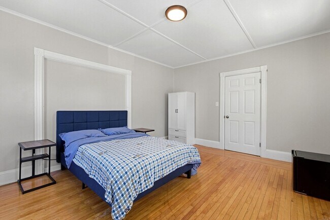 Building Photo - 21 John St