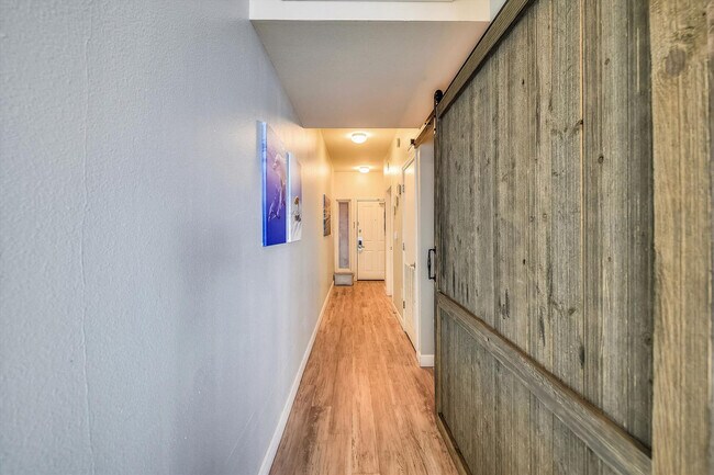 Building Photo - 104 Gulfside Ct