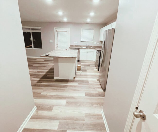 Building Photo - 1137 Amber Dr