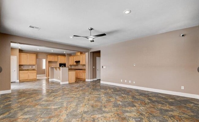 Building Photo - 757 Secret London Ave